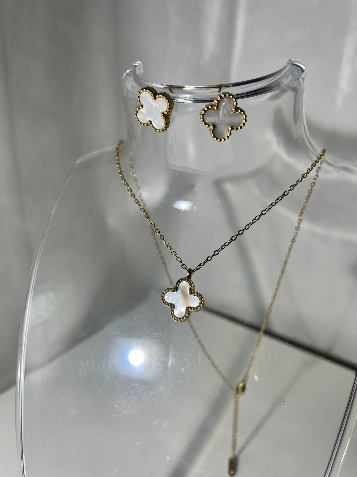 Clover Necklace